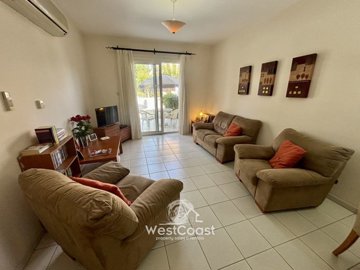 181342-town-house-for-sale-in-universalfull