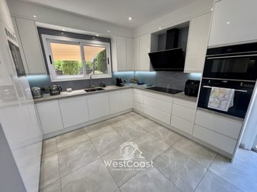 182049-detached-villa-for-sale-in-peyiafull