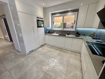 182050-detached-villa-for-sale-in-peyiafull