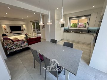 182053-detached-villa-for-sale-in-peyiafull