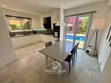 182054-detached-villa-for-sale-in-peyiafull