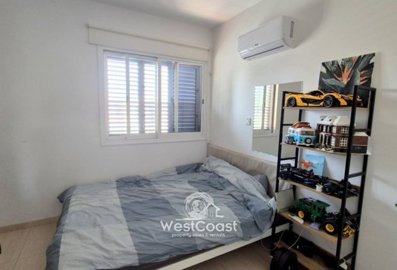 182186-town-house-for-sale-in-universalfull
