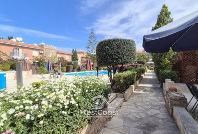 182187-town-house-for-sale-in-universalfull