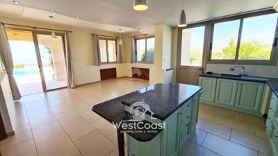 182864-detached-villa-for-sale-in-gioloufull