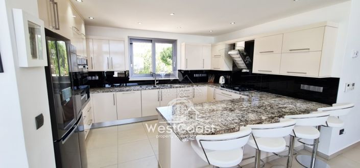 Image No.8-6 Bed Villa for sale