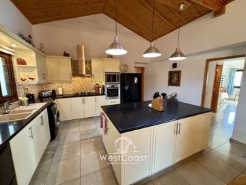 183311-bungalow-for-sale-in-droushiafull