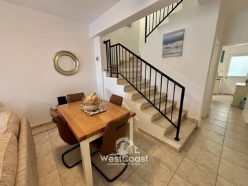 184262-town-house-for-sale-in-peyiafull