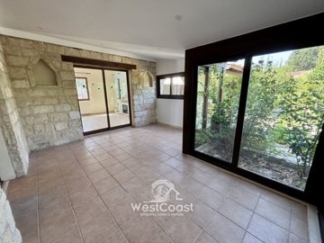 184426-bungalow-for-sale-in-polemifull