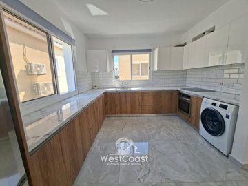 184681-apartment-for-sale-in-universalfull