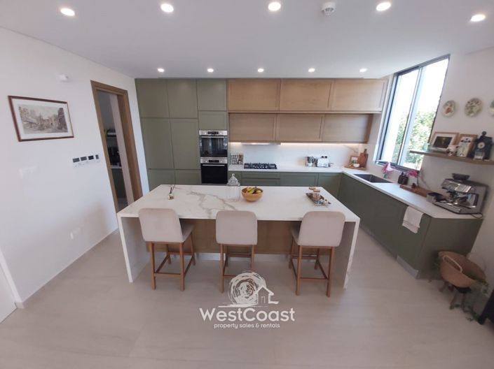 Image No.3-4 Bed Villa for sale