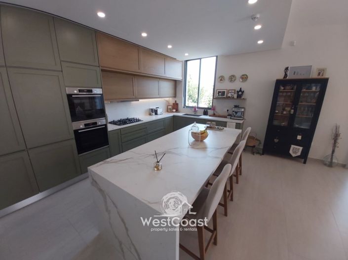 Image No.4-4 Bed Villa for sale