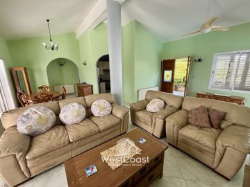 185195-bungalow-for-sale-in-sea-caves-stgeorg