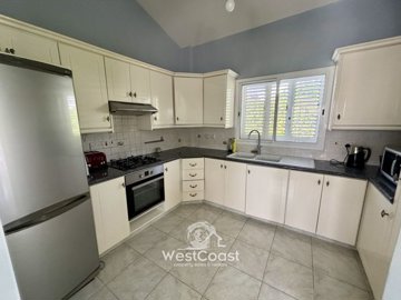 185197-bungalow-for-sale-in-sea-caves-stgeorg