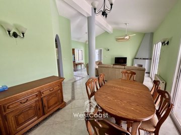 185202-bungalow-for-sale-in-sea-caves-stgeorg