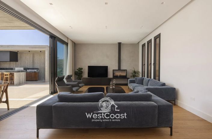 Image No.3-4 Bed Villa for sale