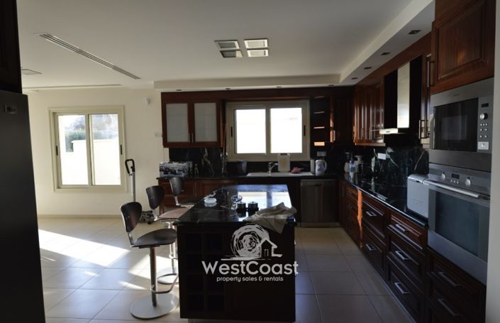 Image No.4-8 Bed Villa for sale