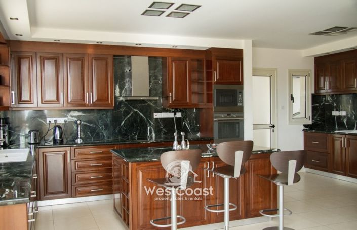 Image No.5-8 Bed Villa for sale