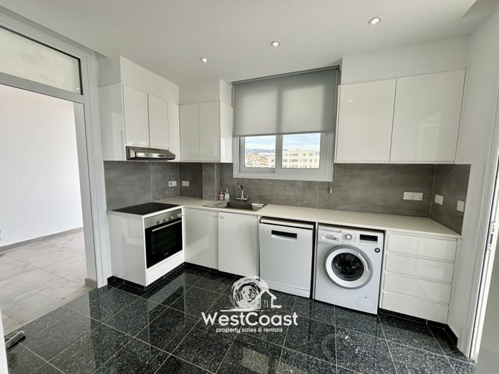 Image No.2-Penthouse de 2 chambres à vendre à Paphos