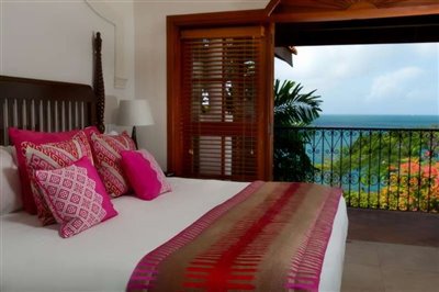 villa-suite-oceanview-bedroom-2