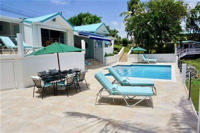 11-pool-terrace