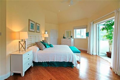 8a-emerald-master-bedroom-scaled