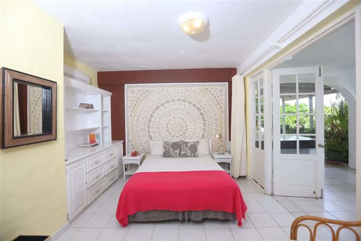 Image No.8-5 Bed Villa for sale