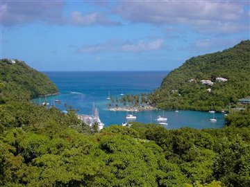 5-marigot-bay-overview-mango-beach-inn-on-the