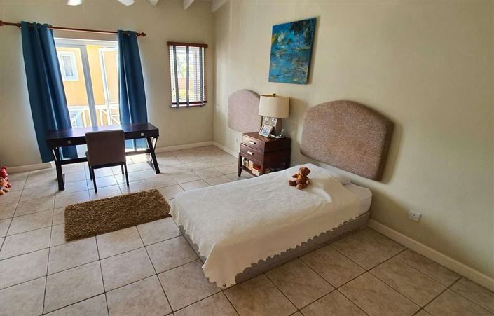 Image No.11-3 Bed Townhouse for sale