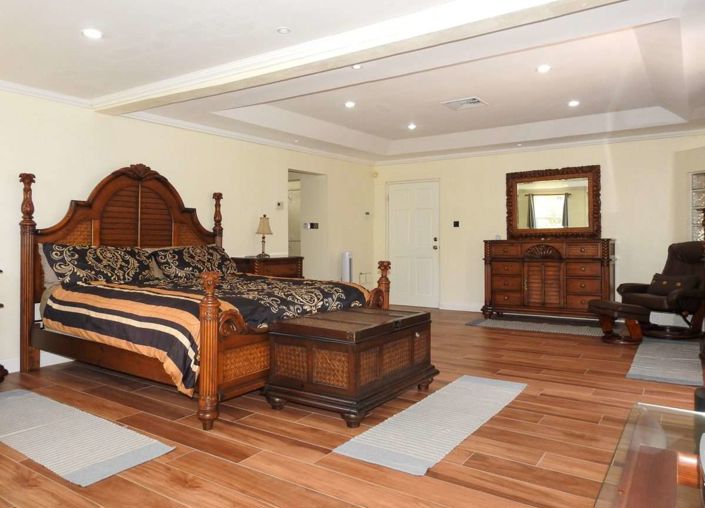 Image No.10-4 Bed Villa for sale