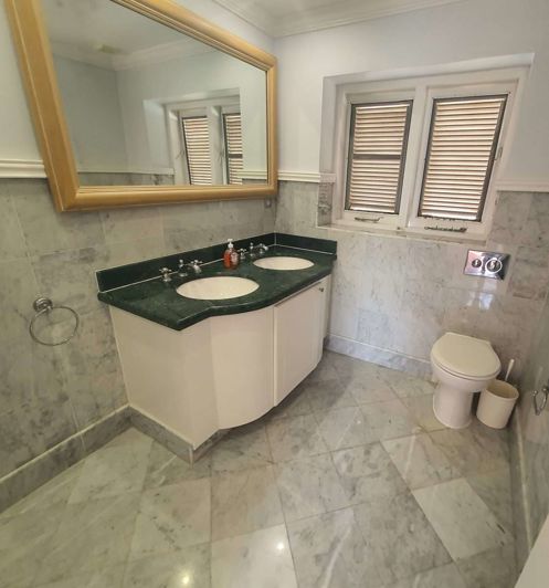 Image No.14-3 Bed Townhouse for sale