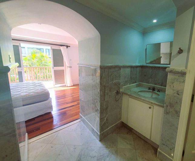 Image No.17-3 Bed Townhouse for sale