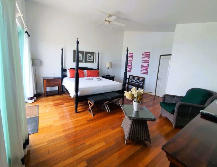 Image No.18-3 Bed Townhouse for sale