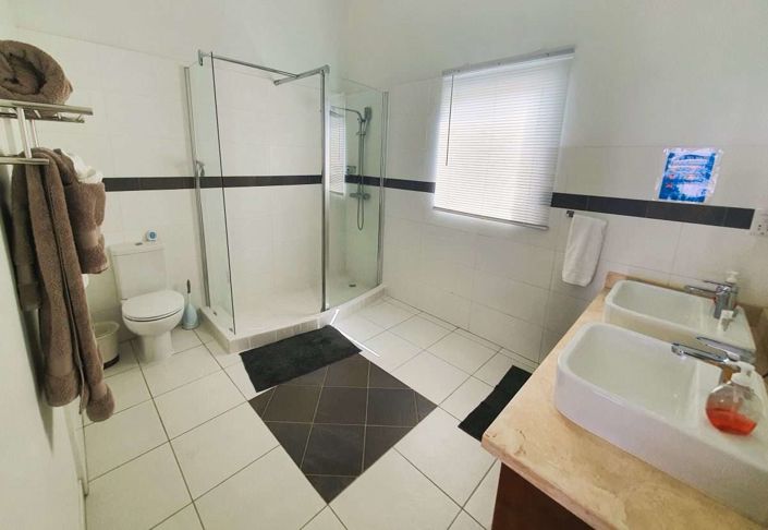 Image No.19-3 Bed Townhouse for sale