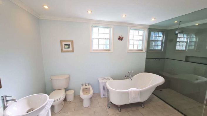 Image No.10-3 Bed Villa for sale