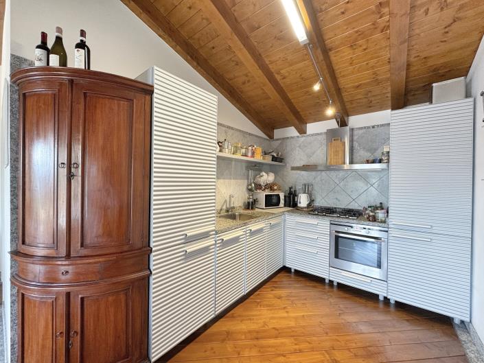 Image No.20-2 Bed Apartment for sale