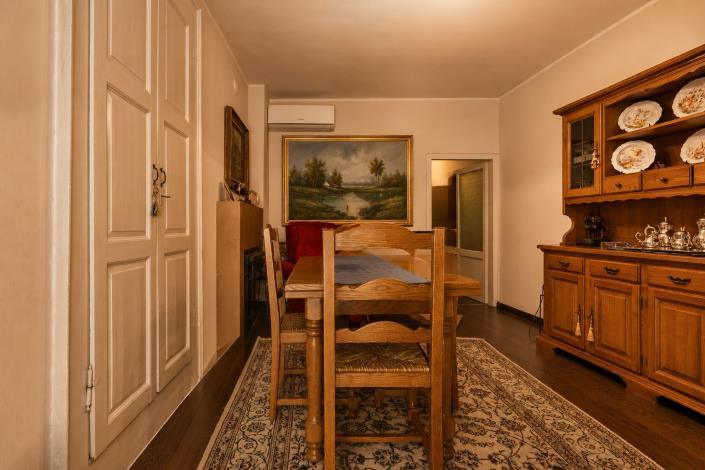Image No.18-4 Bed House for sale