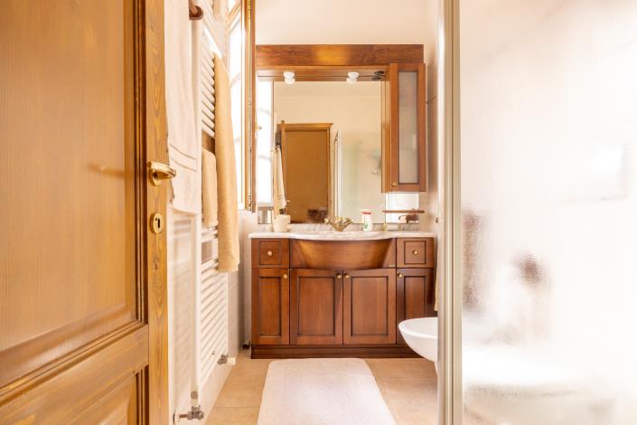 Image No.9-2 Bed Semi-Detached for sale