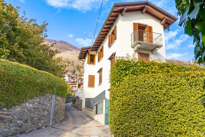 Image No.18-2 Bed Semi-Detached for sale