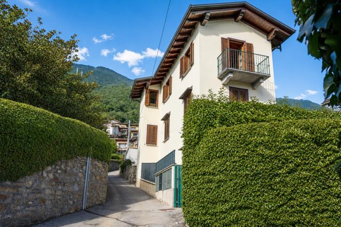 Image No.17-2 Bed Semi-Detached for sale