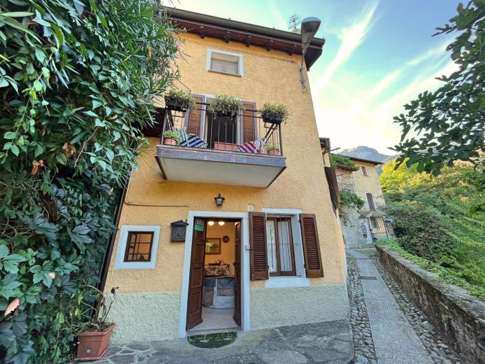 Image No.1-2 Bed House for sale