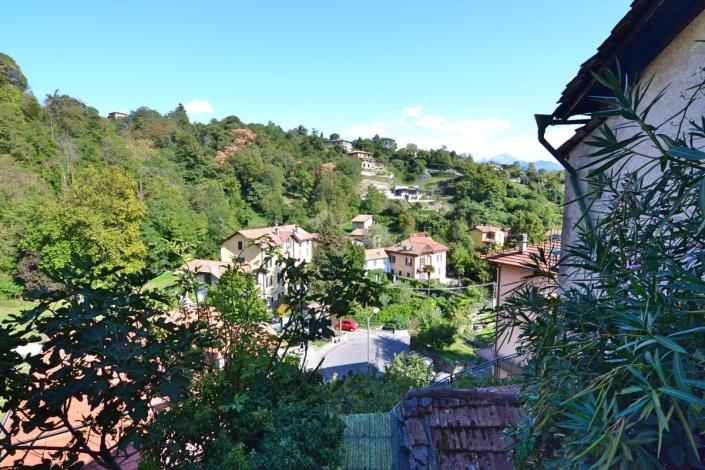 Image No.12-2 Bed House for sale