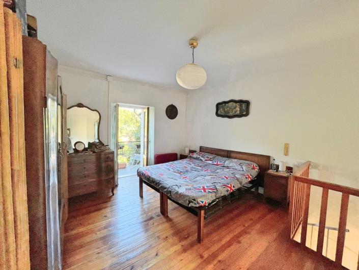 Image No.11-2 Bed House for sale