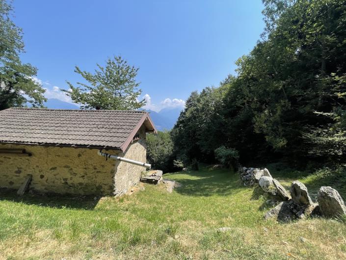 Image No.5-2 Bed House for sale