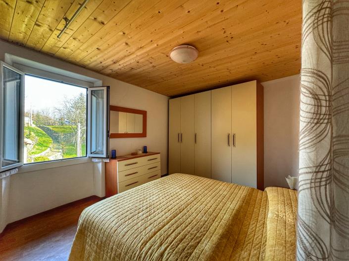 Image No.5-2 Bed Semi-Detached for sale