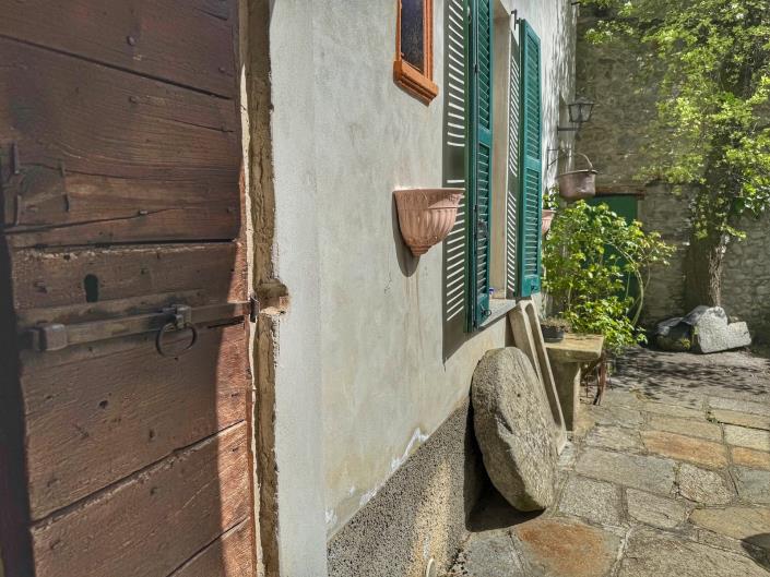 Image No.2-2 Bed Semi-Detached for sale