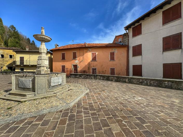 Image No.27-9 Bed House for sale