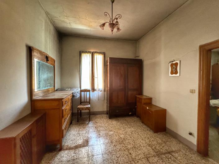 Image No.15-3 Bed House for sale