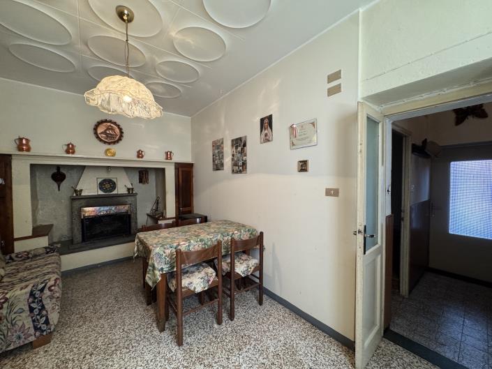 Image No.8-5 Bed Apartment for sale