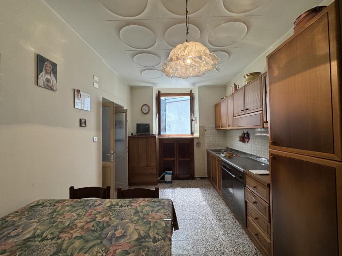 Image No.9-5 Bed Apartment for sale