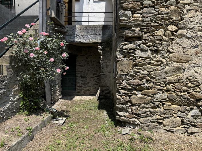 Image No.26-5 Bed Apartment for sale